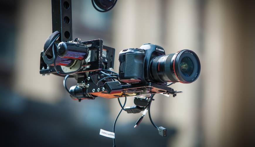 科技赋能生活：东至县产品视频拍摄开启智能新时代